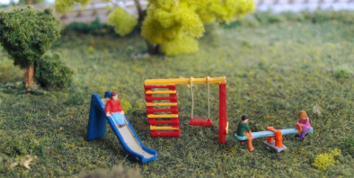 Spielplatz.JPG (67630 Byte)